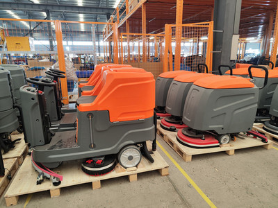 榮事達電動洗地機 靈活高效，開啟智能化清潔新體驗